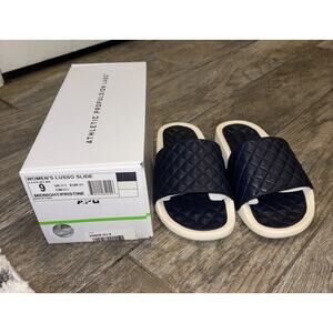 APL Women’s Lusso Slide Sandals Midnight/Pristine Size 9